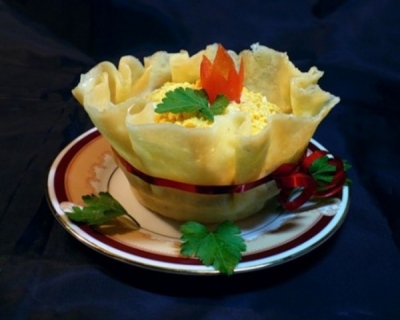 САЛАТ В СЫРНОЙ КОРЗИНКЕ