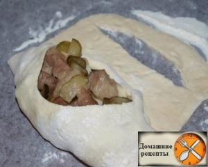 Лодочки из слоеного теста с картофелем и мясом