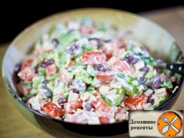 Салат с крабовыми палочками и фасолью