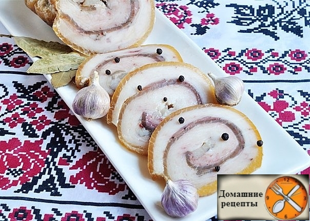 Рулет из домашнего сала