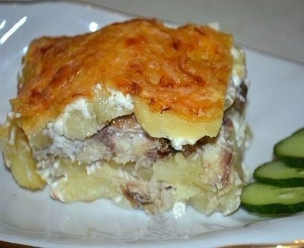 Картофельная запеканка со скумбрией